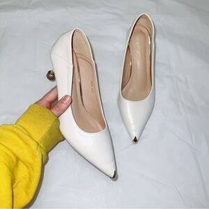 japanese white kitten heels with gold toe capping gold heels 6.5